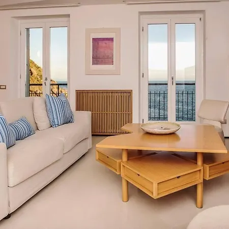 Penthouse Idyllic Seafront * Vernazza