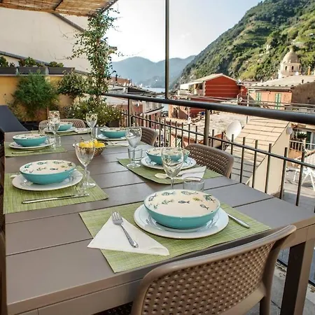 Penthouse Idyllic Seafront Vernazza